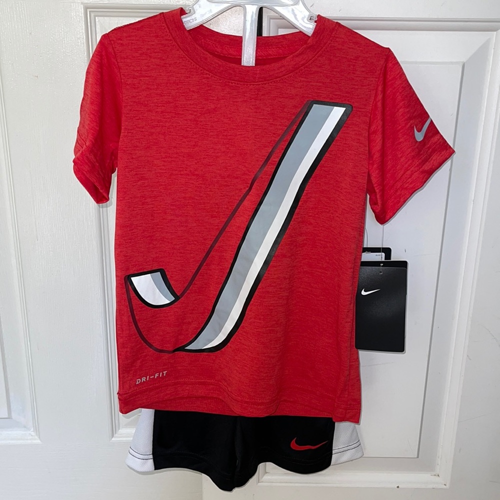 Nike Boys 2 Piece Short Set